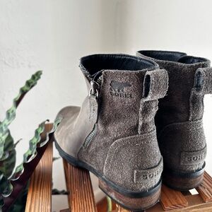 Sorel all weather grey boots